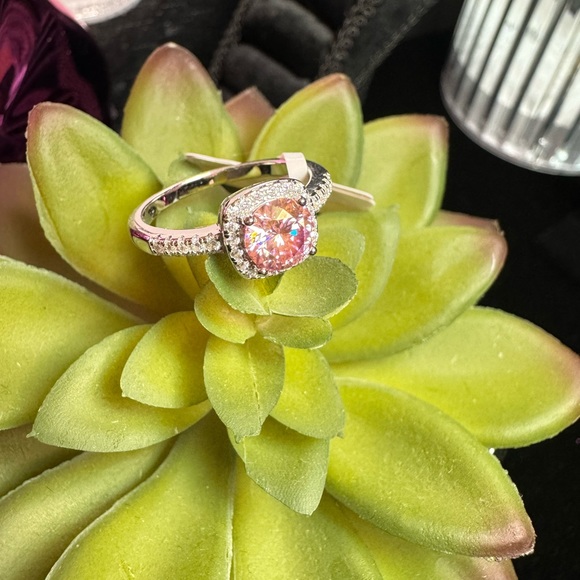 Jewelry - NEW 1CT PINK Diamond/Moissanite Halo Ring